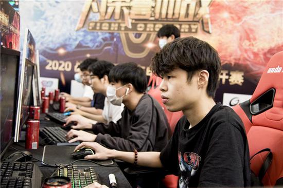 在欧冠小组 在欧冠小组