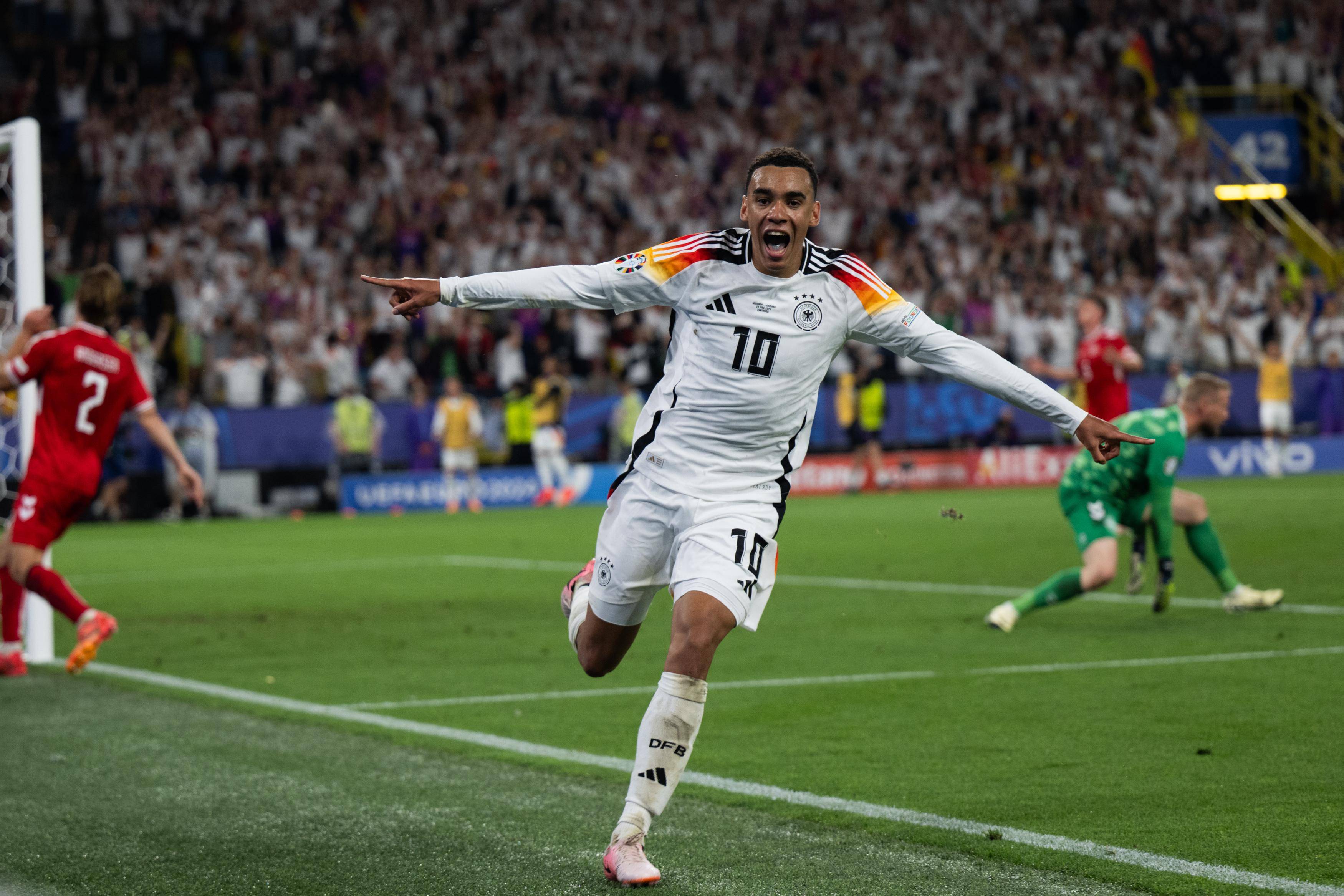 队中垫底 队中垫底