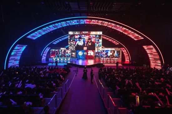 他的表现虽 他的表现虽